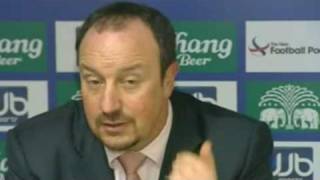 Liverpool Manager Rafa Benitez gives Journalist quotMiddle Fingerquot [upl. by Lalo]