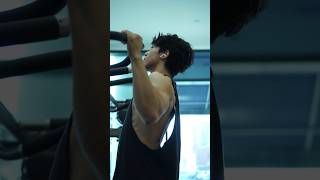 Lat Pulldown vs pull ups [upl. by Ambur]