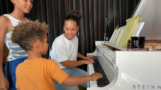 Alicia Keys  Piano Lessons 🎹 [upl. by Euqitsym386]