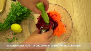 Gesundes vegetarisches Rezept für RoteBeteSalat mit Karotten Gurken und Radieschen [upl. by Prevot511]