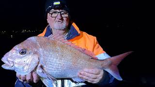 Angler Graham Caught This Nice 63cm Snapper Off The Lee Breakwater Portland [upl. by Leamse]