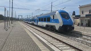 Il nuovo Blues ibrido di Trenitalia in arrivo a Metaponto [upl. by Anadal25]