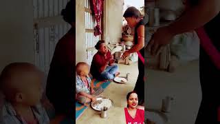 Yah aadami ne sab chicken kha liya 😲😲shorts viral funny [upl. by Anilatak]