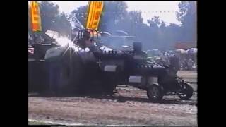 Tractorpulling Meerkerk 2002 [upl. by Anar945]