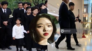 Heartbreaking moment blind fans to Sulli funeralMany fans gathered to visit the artist [upl. by Valerlan]