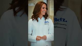 William amp Kate wore lab coats and took turns looking at cells through a microscope in Germany 2017 [upl. by Imhsar]