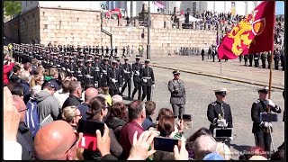 Puolustusvoimain lippujuhlan päivän paraati 2017 Helsinki  SENAATINTORI 4K [upl. by Zacarias]