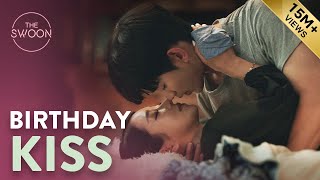 Kim Soohyun gives Seo Yeaji a birthday kiss  It’s Okay to Not Be Okay Ep 11 ENG SUB [upl. by Citron]