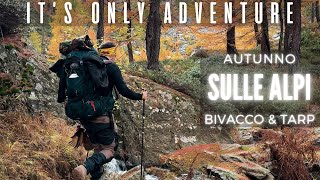 Bivacco con il Tarp sotto la pioggia a 1900m presso un laghetto Autunno sulle Alpi Italiane [upl. by Reivilo]