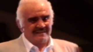 Vicente Fernandez llora en su ultimo concierto [upl. by Hayne]