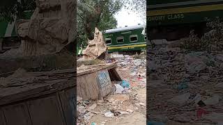 💚6 Down Green line Express With🚂GEU40 Locomotive Passing Malir Colony In Karachi❤️ greenline [upl. by Trebeh]