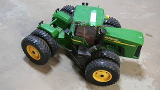 3141  Plastic John Deere 9620 remote control tractor 23 12quot [upl. by Gile]