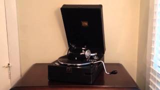 HMV 102 Portable Gramophone circa 1931 with HMV 5B soundbox [upl. by Antoinetta]