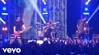 5 Seconds of Summer  She Looks So Perfect Vevo Certified Live [upl. by Chamberlin]