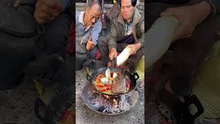 Food Explore the regional characteristics and traditional customs of Yunnan beef feet noodles [upl. by Nylteak]