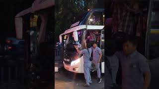 Bus sinar jaya memake sepion langkashrots [upl. by Annaes]