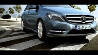 Nuova MercedesBenz Classe B  2012  Colore Blu Universo [upl. by Lemkul]