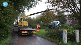 Marknesse  Auto botst tegen woning langs Leemringweg [upl. by Burner]