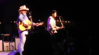 Dwight Yoakam Silver Wings Merle Haggard Tribute April 8 2016 [upl. by Carmelita]