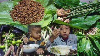 My favourite  grasshoppers organic   mukbang vegetable  food [upl. by Eeslek]