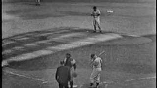 Roger Maris 1961  61st Home Run as Called by Red Barber WPIXTV 1011961 [upl. by Antonin]