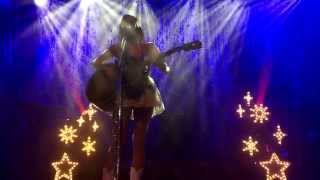 Kacey Musgraves cries and plays an emotional version of Merry Go Round Live in Glasgow Scotland [upl. by Dowlen]