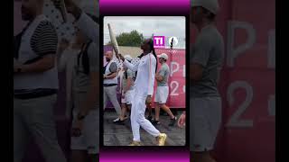 🔥 Snoop Dogg llevando la antorcha olímpica paris2024 viral shorts [upl. by Eimerej366]