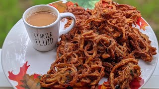 Kanda bhaji recipe  wow😍 कुरकुरीत कांदा भजी या खायला सगळे  very crispy easy quick recipe 😋😋 [upl. by Toy126]