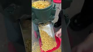 Home made animal food making machine feed pellet machine pelletmill [upl. by Hausner]