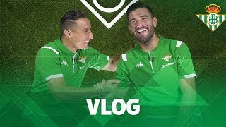 Expresiones mexicanas y andaluzas con GUARDADO y BARRAGÁN 🤔💚  VLOG  Real Betis Balompié [upl. by Nevur]