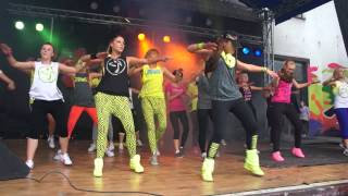 ZUMBA DLA KAŻDEGO SKIERNIEWICKIE ŚWIĘTO KWIATÓW OWOCÓW I WARZYCH 21092014 [upl. by Jemy]