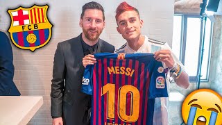 LIONEL MESSI ME FIRMA SU CAMISETA DEL FC BARCELONA [upl. by Pengelly]