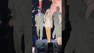 Hadise Küçük Bir Yol  Konser shorts [upl. by Acinorev608]