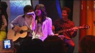 Demi Lovato La la Land  053009 Sound bbc Live 3052009 [upl. by Kcuhc]