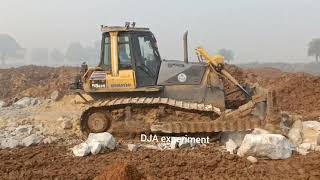 Komatsu D85ESS2A Crawler Dozer 200 hp specification and features [upl. by Odell]