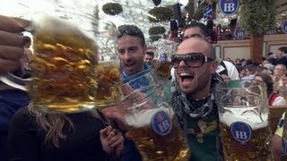 Globalisierter Rausch Touristen auf dem Oktoberfest  SPIEGEL TV [upl. by Imer]