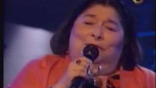 Mercedes Sosa y Fito Páez  Yo Vengo A Ofrecer Mi Corazón [upl. by Sonnie]