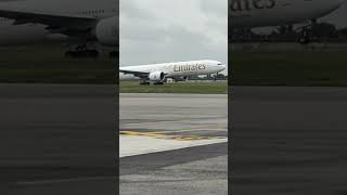 EMIRATES B77W IN ABIDJAN AIRPORT 🤩 abidjan aviation cotedivoire planespotting [upl. by Llehsad]