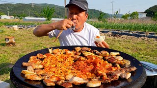 솥뚜껑에 전복과 삼겹살 콩나물 김치 야무지게 구워 소주 한 잔 Grilled Samgyeopsal with abalone 요리amp먹방  Mukbang eating show [upl. by Faunie]