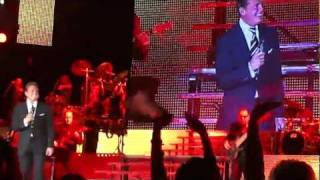 Luis Miguel 0312  Con tus Besos  En Vivo Toronto 2011 [upl. by Dom592]