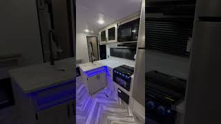 2025 Zinger 320FB zinger rv rvtour camp camper camping top class traveltrailer [upl. by Hough]