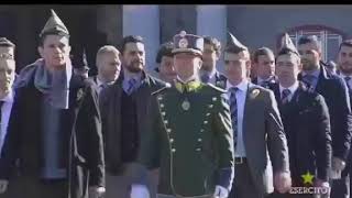 Napoli 18112017 Sfilamento giuramento 230 corso  video Esercito [upl. by Heurlin]