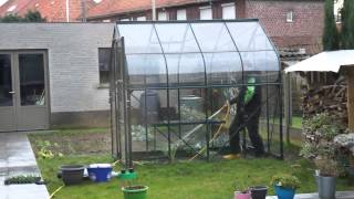 Toms Moestuin 2015  5  Brandstichten en Experimentele erwten [upl. by Idnod]