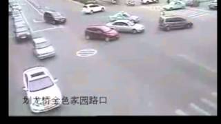 HD Mom Jumps Out Of Car To Pick Up Baby Dropped Out Of Door [upl. by Esiuole]