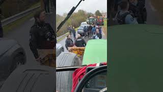 Les CRS bloque les AGRICULTEURS  manif [upl. by Ylen84]