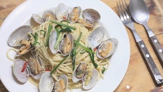 달래 봉골레 파스타 만들기  vongole pasta [upl. by Kcirednek271]