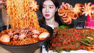 ASMR MUKBANG  주꾸미 100마리 잡아서 쭈갑 해물라면 끓여먹기 🐙🦑 파김치 먹방 OCTOPUS SQUID RAMYUN amp KIMCHI ☆ FISHING amp EATING [upl. by Atiek]