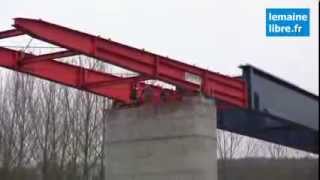 Le pont du viaduc de la Courbe se met en place [upl. by Seiuqram]