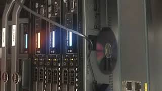 Dell servers ssd r720 r600 r500 r400 orange lights flashing amber lights raid [upl. by Nwadahs]