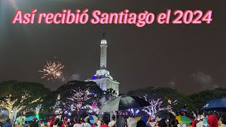 Santiago recibiendo el año 2024 con fiesta en vivo y fuego Artificiales [upl. by Haikan648]